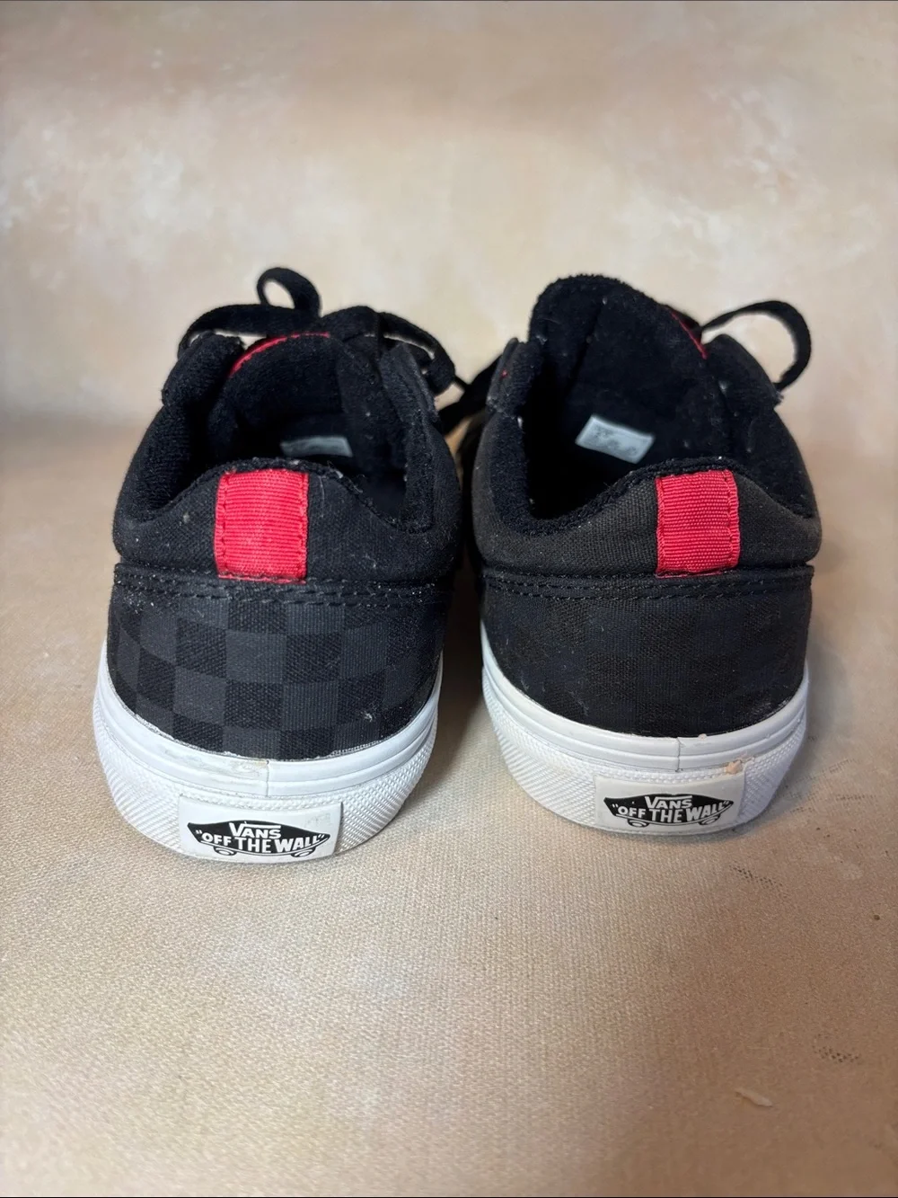 Vans Kids Seldan Black and Red Checkerboard Sneakers, skate shoes, size 4 Youth